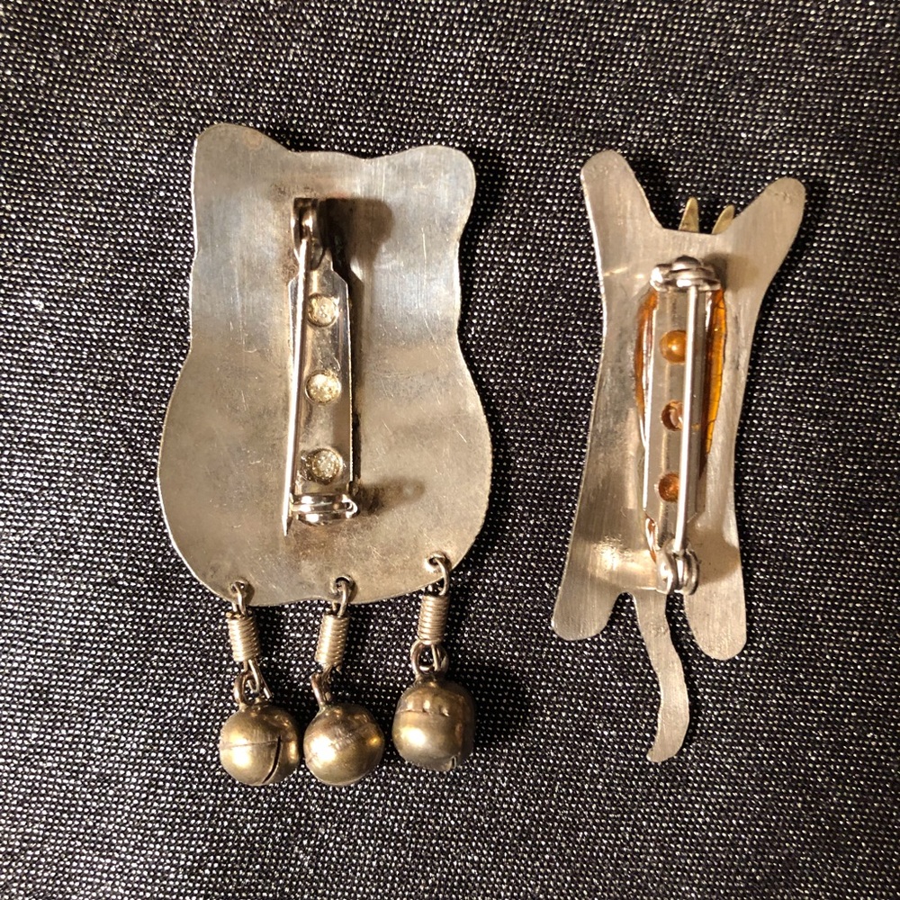 Set of two vintage silver metal cat pins/brooches - Picture 2 of 4